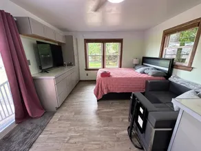 Home in Washington - Suite B - Image 2