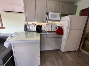 Home in Washington - Suite B - Image 3