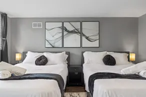 Upscale 2 Story Apartment w/ 8 beds| Free Parking - Image 5