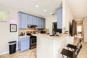 Newly Designed 3 BDRM I Mins to Domain/FC Stadium - Image 3