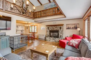 The Chalet Getaway,3 Baths, 5 Bedrooms,12 Beds - Image 4