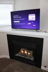 Full kitchen, 2 living rooms, A/C, Fireplace, WIFI - Image 2