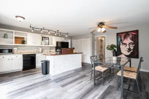 2BR Montrose Dream Suite 01 | Downtown Med Center - Image 5