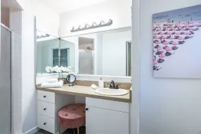 2BR Montrose Dream Suite 01 | Downtown Med Center - Image 3