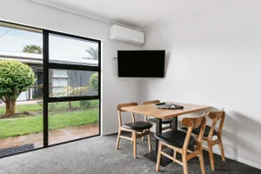 One Bedroom Apartment w Aircon - Cobblestone Court - Image 5