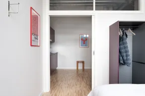 Scandi Beachside 2BR Haven Close to Metro - Image 2