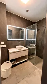 Beautiful High Standard Apartment - Image 5