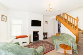 Cosy 2Bed, Central Warwick & Parking - Image 2