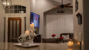Lux City Pad: Shops, Fun Nearby - Image 5