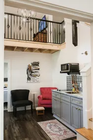 The Honey Flat - Image 4