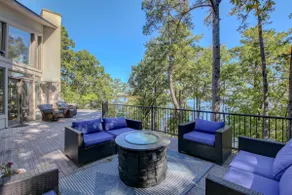 The Lake House - Image 5