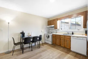 Cozy Home with FREE Garage Parking - Image 3