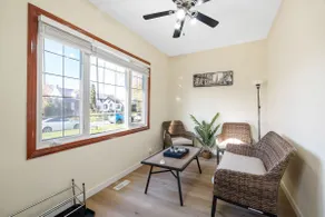 Cozy Home with FREE Garage Parking - Image 2