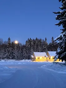 Alaskan Stable View Cottage #A: Gold Dream Inn - Image 2