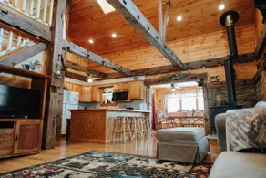 3 BR Black Bear Lodge on Pine Creek w/ Hot Tub - Image 4