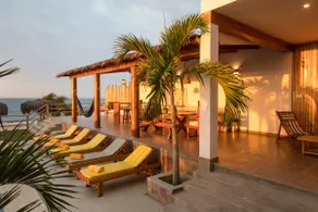 Casa Blanca - Villa in Canoas de Punta Sal - Image 4