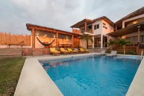 Casa Blanca - Villa in Canoas de Punta Sal - Image 2