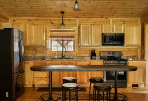 Reel Paradise, The Fishermen Cabin: Hot Tub & Fun! - Image 5