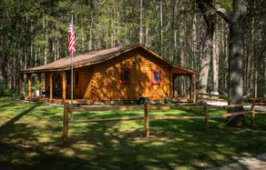 Reel Paradise, The Fishermen Cabin: Hot Tub & Fun! - Image 2
