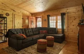 Reel Paradise, The Fishermen Cabin: Hot Tub & Fun! - Image 3