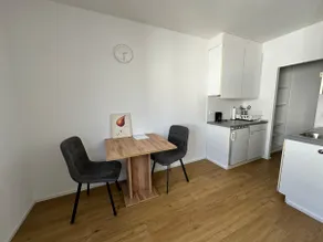 T41 | Cheap entire accommodation near the metro - Image 2