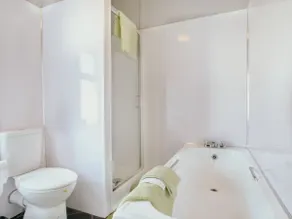 Halifax Town House - Cosy - Sleeps 5 - Image 5