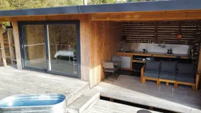 Luxury Cabin with Private Lake, Canoe & Hot Tub - Image 5