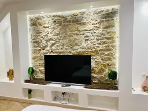 Comfortable one-story home – free parking - Image 4