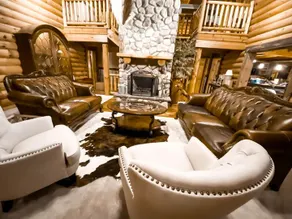 *Luxury Cabin* Near Hocking. Hot Tub. Sleeps 14! - Image 2