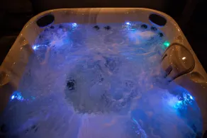 *Luxury Cabin* Near Hocking. Hot Tub. Sleeps 14! - Image 4