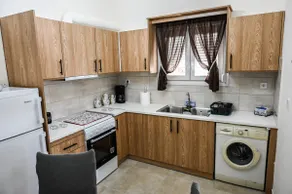Athenas Guesthouse - Image 5