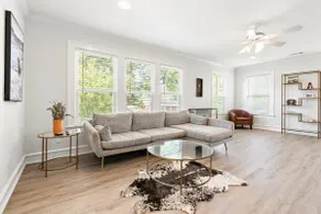 Charming Townhouse in Downtown Waco! - Image 2