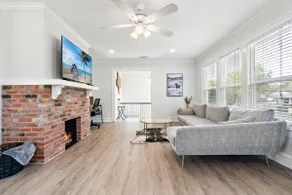 Charming Townhouse in Downtown Waco! - Image 3