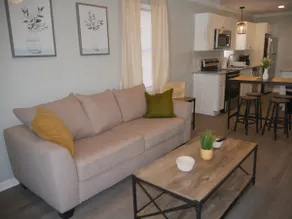 Lovely Area, Spacious Haven w/ Uber & Lyft access - Image 4