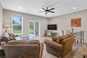 Comfy 3BR/2BA Townhome | Attached Garage & A/C - Image 2
