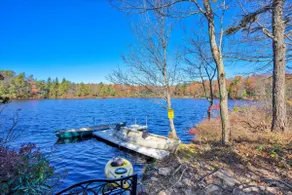 4BR Lakehouse | Sleeps 10 | Fire Pit, Dock, Kayaks - Image 3
