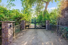 Hobbit House at Collins Creek - Image 3