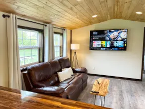 The Pinewoods Cabin near Oak Orchard Creek fishing - Image 2