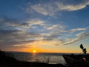 Entire house rental. A guest house where you can relax with the sound of the waves and the sunset. No worries about neighbors. - Image 3