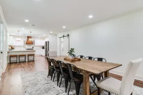 Central spacious 4br w/2 kings - Image 2