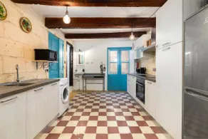 Traditional Townhouse - Rooftop Terrace - Image 2