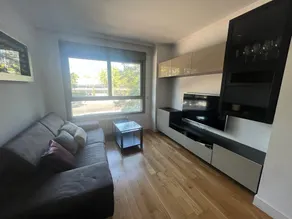 Comfortable with a garage, gym - Image 3