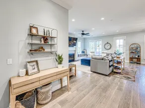 Carlton Landing-Spacious home on Boulevard - Image 5