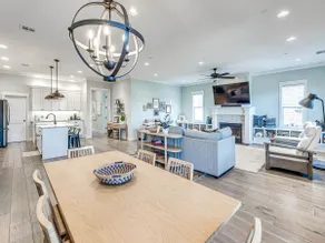 Carlton Landing-Spacious home on Boulevard - Image 2