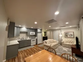 Quiet Cottage - Image 2