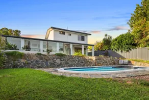 Elevated Entertainer - Modern, Spacious & Stylish - Image 3