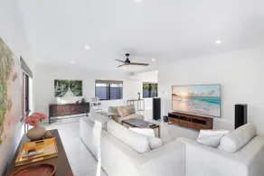 Elevated Entertainer - Modern, Spacious & Stylish - Image 5