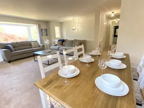 Spacious 3-BRD Home w/ Scenic Views in Hope - Image 2