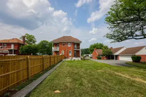Luxury Stay in Elizabethtown - Image 2