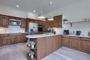 Luxury Stay in Elizabethtown - Image 5